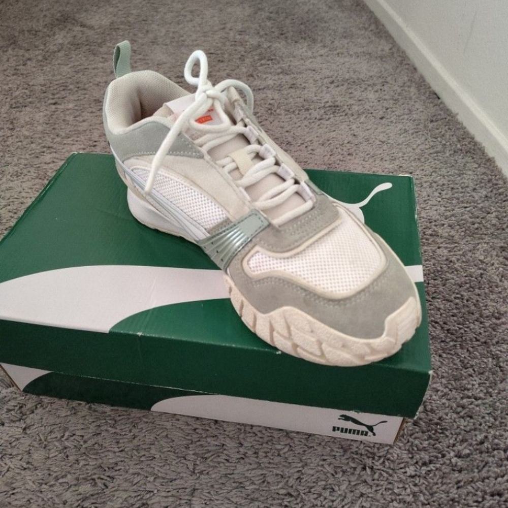 Puma Cream and Gray Athletic Shoes